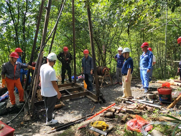 8月13日，黃山區(qū)拱家?guī)X螢石礦生產(chǎn)性勘查工地.jpg